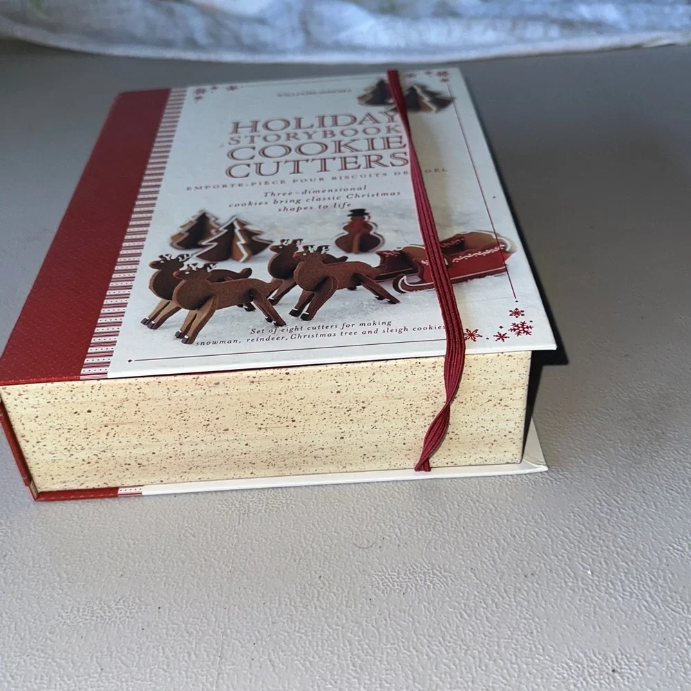 Williams-Sonoma 3-D Holiday Storybook Cookie Cutters